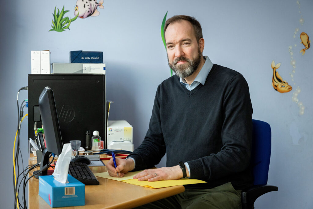 Porträt von Nils Hadziselimovic